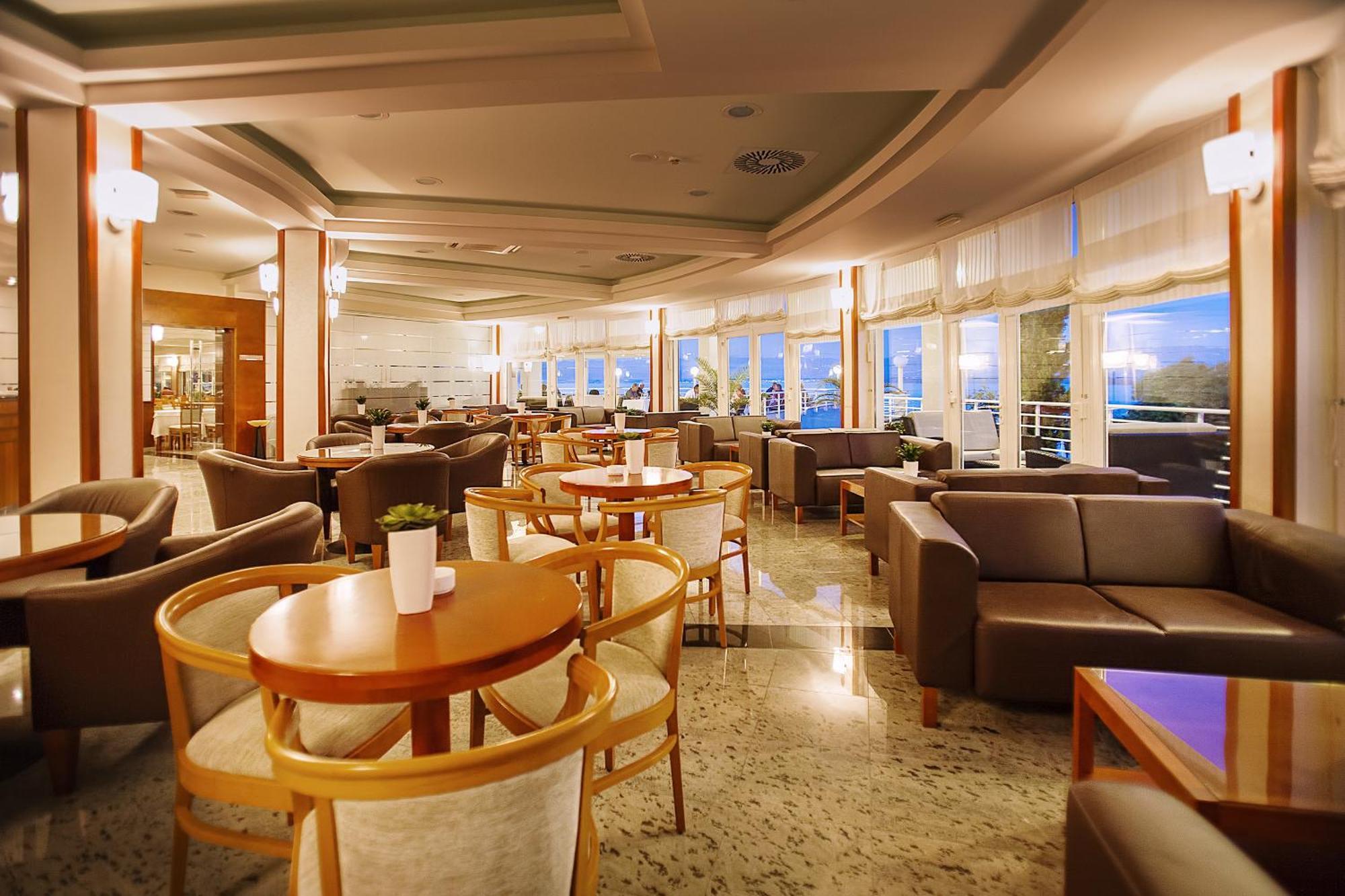 Spa & Wellness Hotel Pinia Malinska Dış mekan fotoğraf