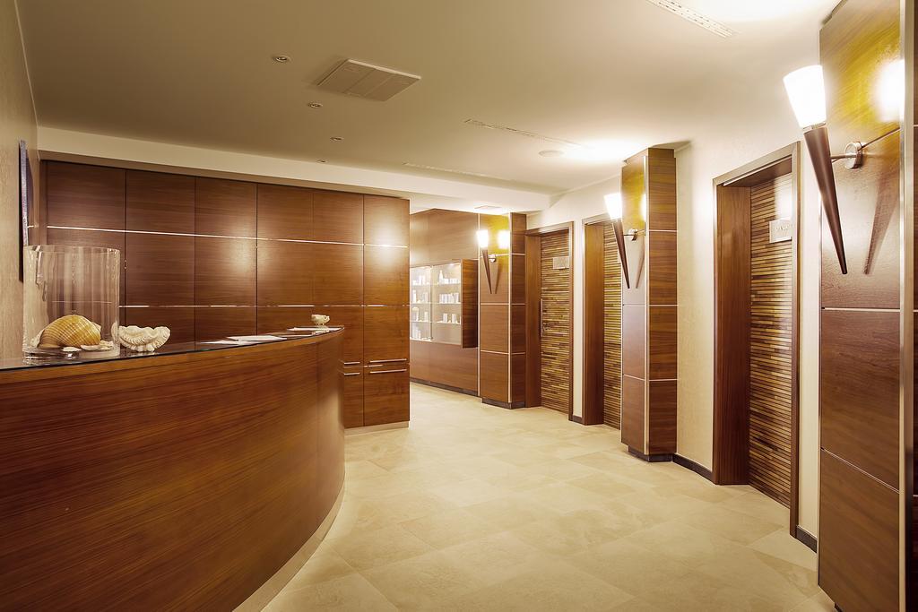 Spa & Wellness Hotel Pinia Malinska Dış mekan fotoğraf