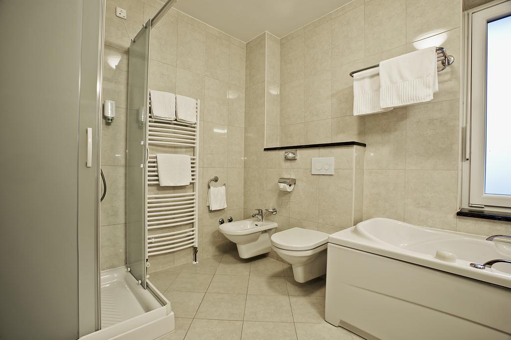 Spa & Wellness Hotel Pinia Malinska Oda fotoğraf